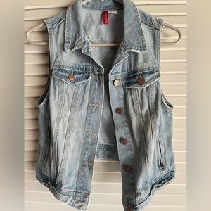 Women’s Size 8(small) H&M denim vest
